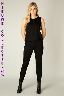 Base Level singlet Yasmin