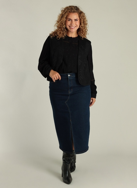 Yest Curve vest Gwendolyn